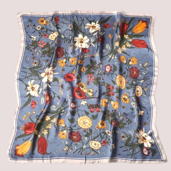 🌼🌲🎁NWOT Beautiful, Silky, Floral Square Scarf. Great Gift! - Picture 3 of 5